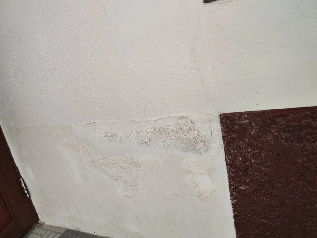 Peeling Paint & Bubbling Walls Fix in Koh Samui | Professional Repair