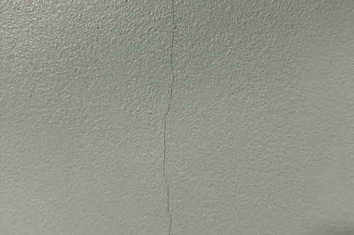 Cracks in Your New House in Koh Samui? Causes & Professional Solutions